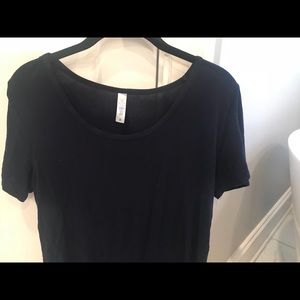 Lularoe Small navy T-shirt.